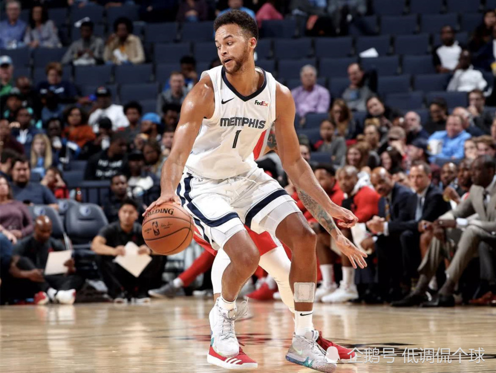  灰熊交易送走莫兰特，换回首轮签及防守悍将  